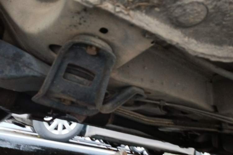 Used Buick GL8 2011 2.4L LT Luxury Business Executive Edition Chassis Front Left