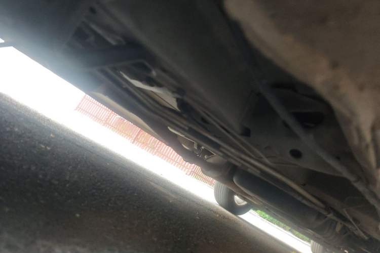 Used Buick GL8 2011 2.4L LT Luxury Business Executive Edition Chassis Front Left