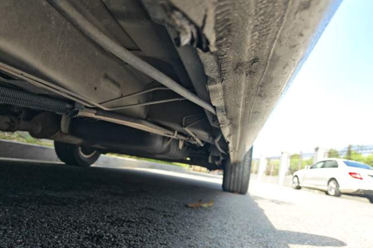 Used Buick GL8 2011 2.4L LT Executive Edition Chassis Front Left