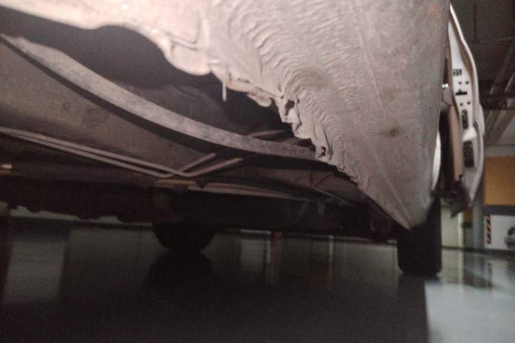 Used Buick GL8 2011 2.4L LT Executive Edition Chassis Front Left