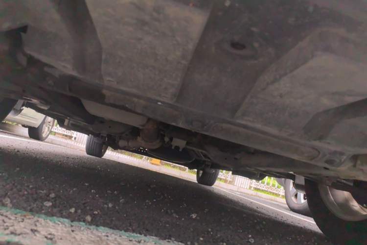 Used Buick GL8 2011 2.4L LT Luxury Business Executive Edition Chassis Front