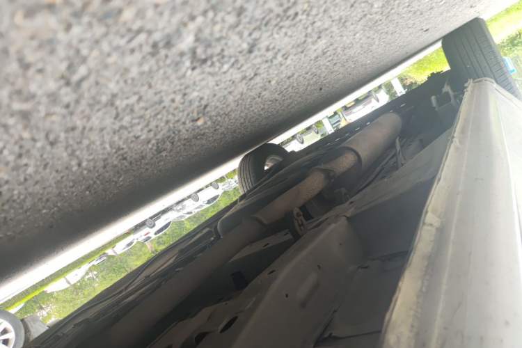 Used Buick GL8 2011 2.4L LT Executive Edition Chassis Front Right