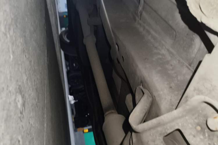 Used Buick GL8 2011 2.4L LT Executive Edition Chassis Front Right
