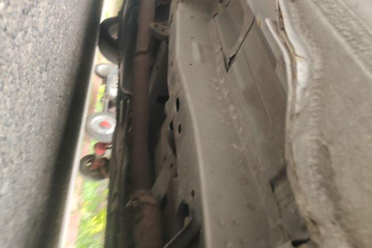 Used Buick GL8 2011 2.4L CT Comfort Edition Chassis Front Right