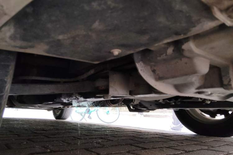 Used Buick GL8 2011 2.4L LT Executive Edition Chassis Front Right