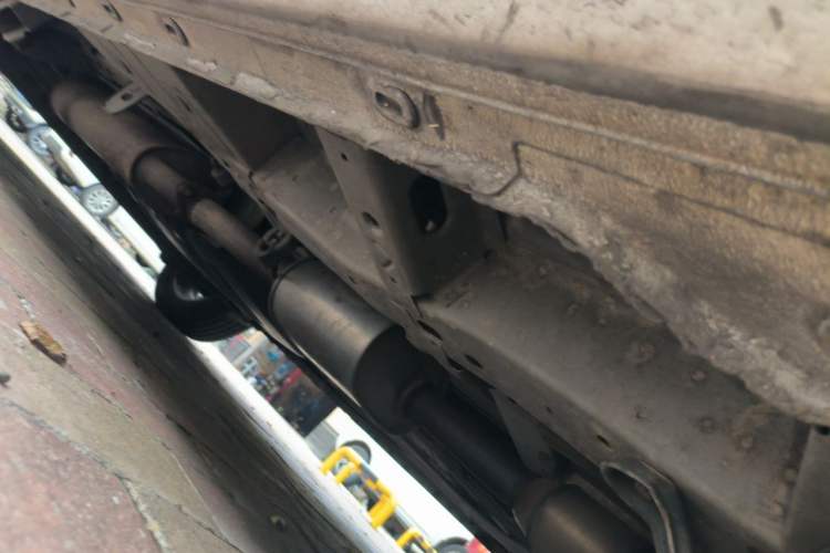 Used Buick GL8 2011 3.0L XT Luxury Business Flagship Edition Chassis Front Right