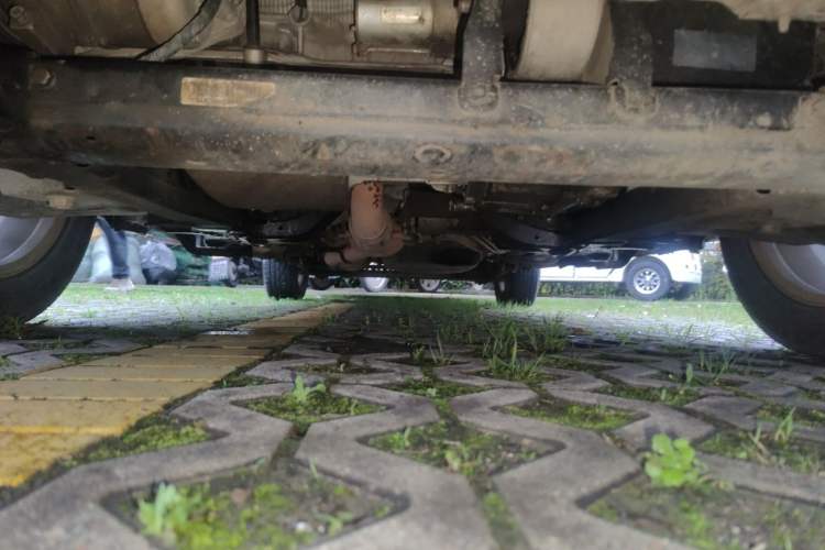 Used Buick GL8 2011 2.4L CT Comfort Edition Chassis Rear