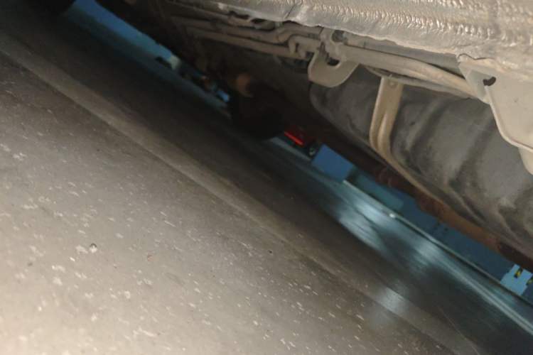 Used Buick GL8 2011 2.4L LT Executive Edition Chassis Rear Left