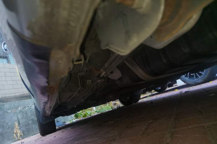 Used Buick GL8 2011 2.4L LT Executive Edition Chassis Rear Left