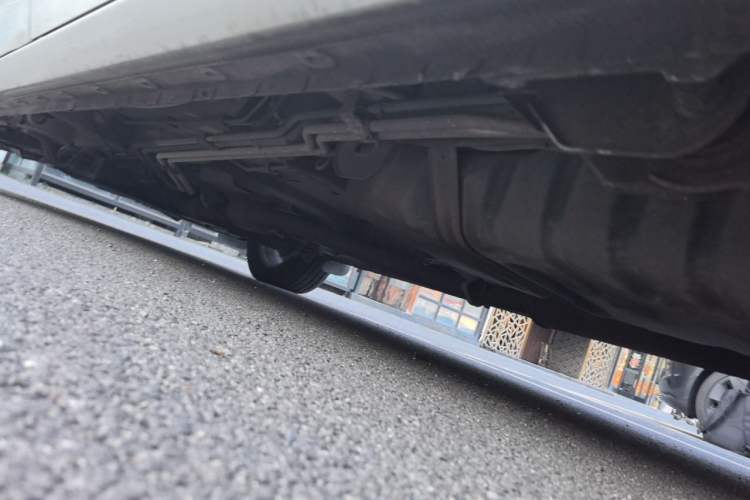 Used Buick GL8 2011 2.4L CT Comfort Edition Chassis Rear Left