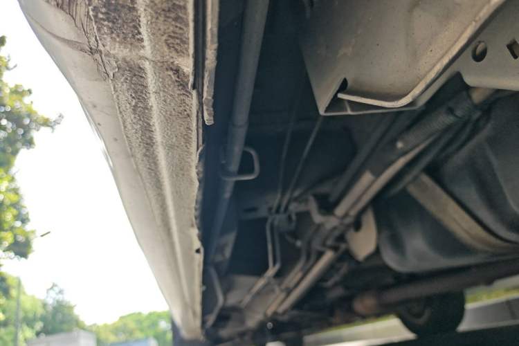 Used Buick GL8 2011 2.4L LT Executive Edition Chassis Rear Left