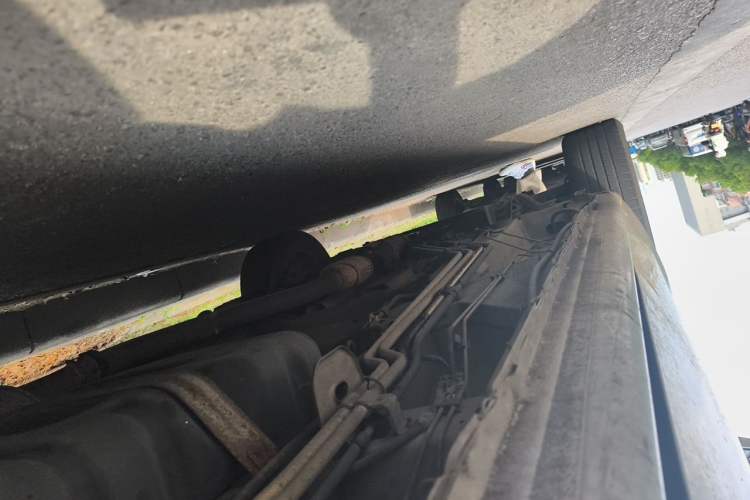 Used Buick GL8 2011 2.4L CT Comfort Edition Chassis Rear Left