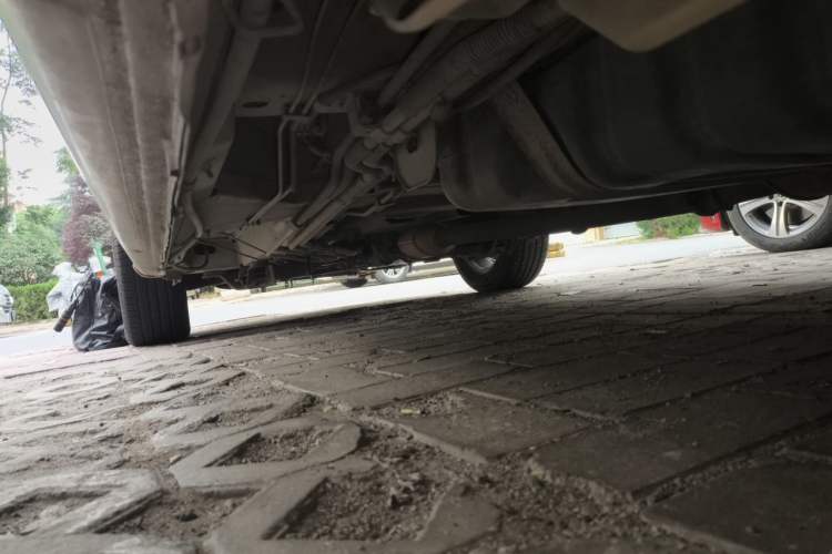 Used Buick GL8 2011 2.4L CT Comfort Edition Chassis Rear Left