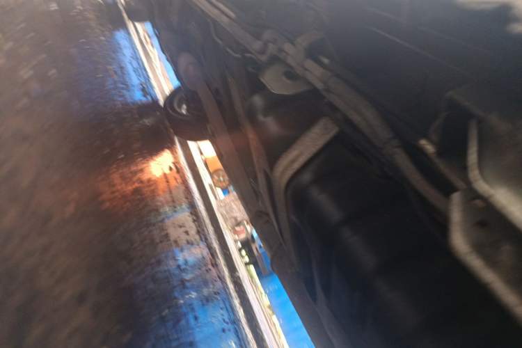 Used Buick GL8 2011 2.4L LT Executive Edition Chassis Rear Left