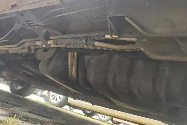 Used Buick GL8 2011 2.4L CT Comfort Edition Chassis Rear Left