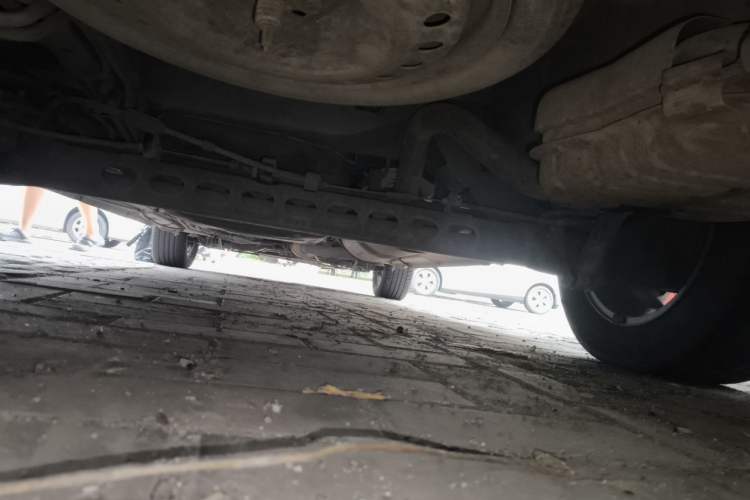 Used Buick GL8 2011 2.4L CT Comfort Edition Chassis Rear