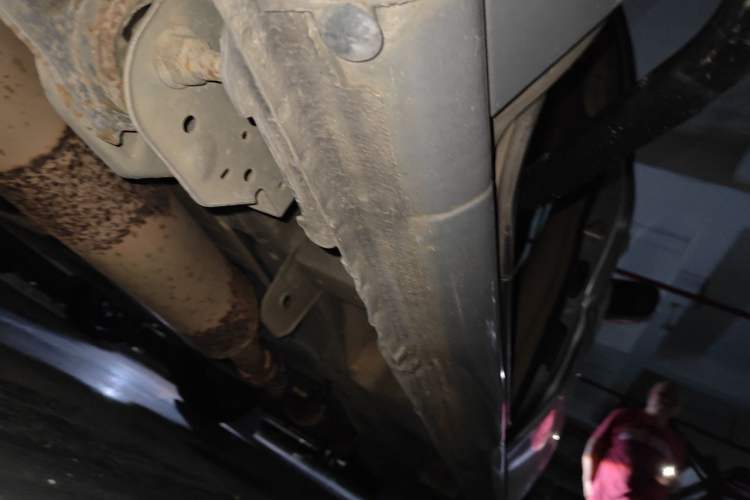 Used Buick GL8 2011 2.4L CT Comfort Edition Chassis Rear Right
