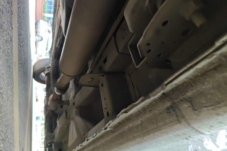 Used Buick GL8 2011 2.4L CT Comfort Edition Chassis Rear Right