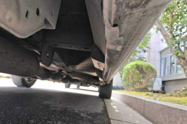 Used Buick GL8 2011 2.4L LT Executive Edition Chassis Rear Right