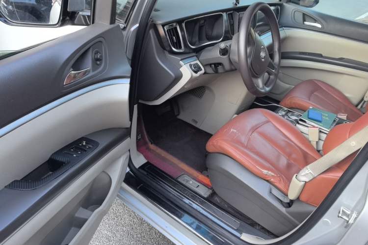 Used Buick GL8 2011 2.4L CT Comfort Edition Driver Seat
