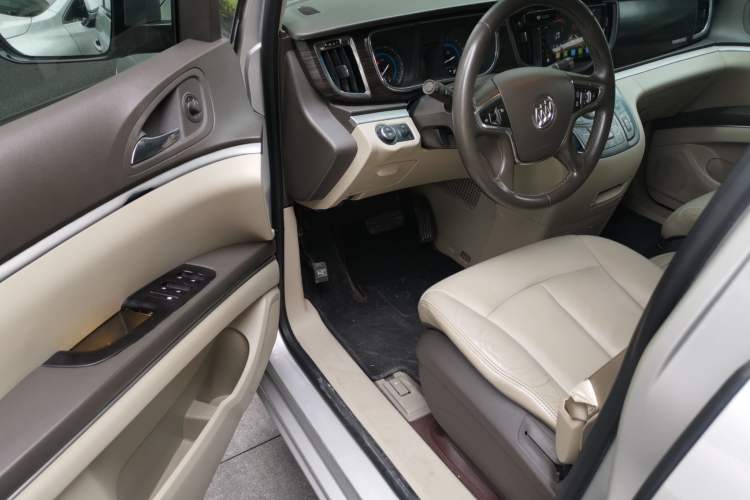 Used Buick GL8 2011 3.0L GT Luxury Business Haoya Edition Driver Seat