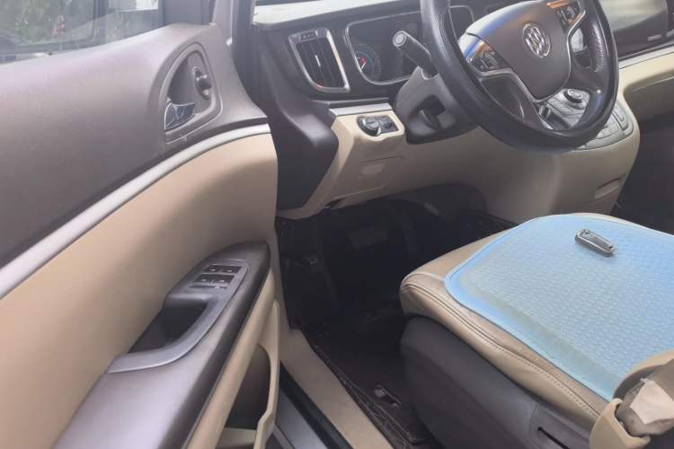 Used Buick GL8 2011 2.4L LT Luxury Business Executive Edition Driver Seat