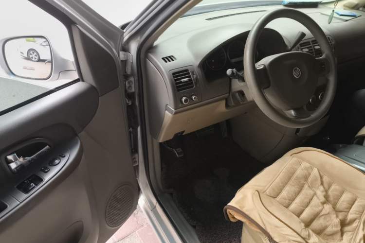Used Buick GL8 2011 2.4L CT Comfort Edition Driver Seat