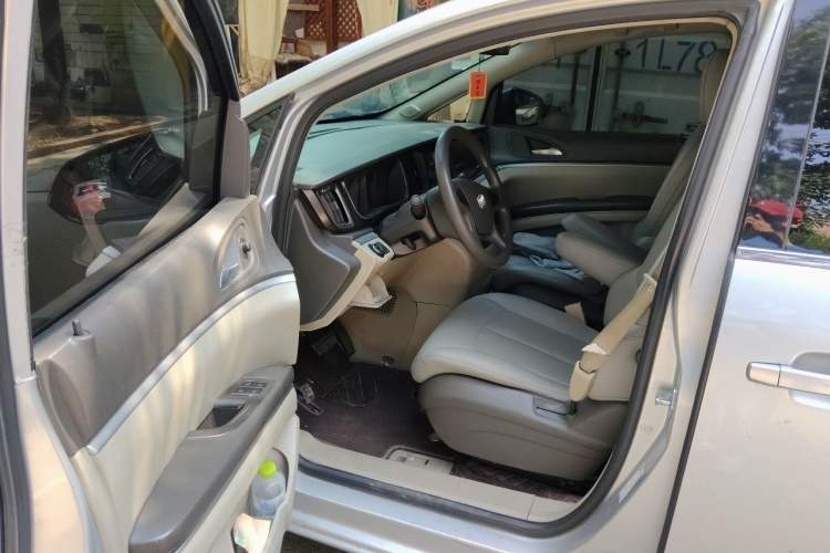 Used Buick GL8 2011 2.4L CT Luxury Business Comfort Edition Driver Seat