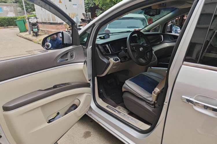 Used Buick GL8 2011 3.0L GT Luxury Business Haoya Edition Driver Seat