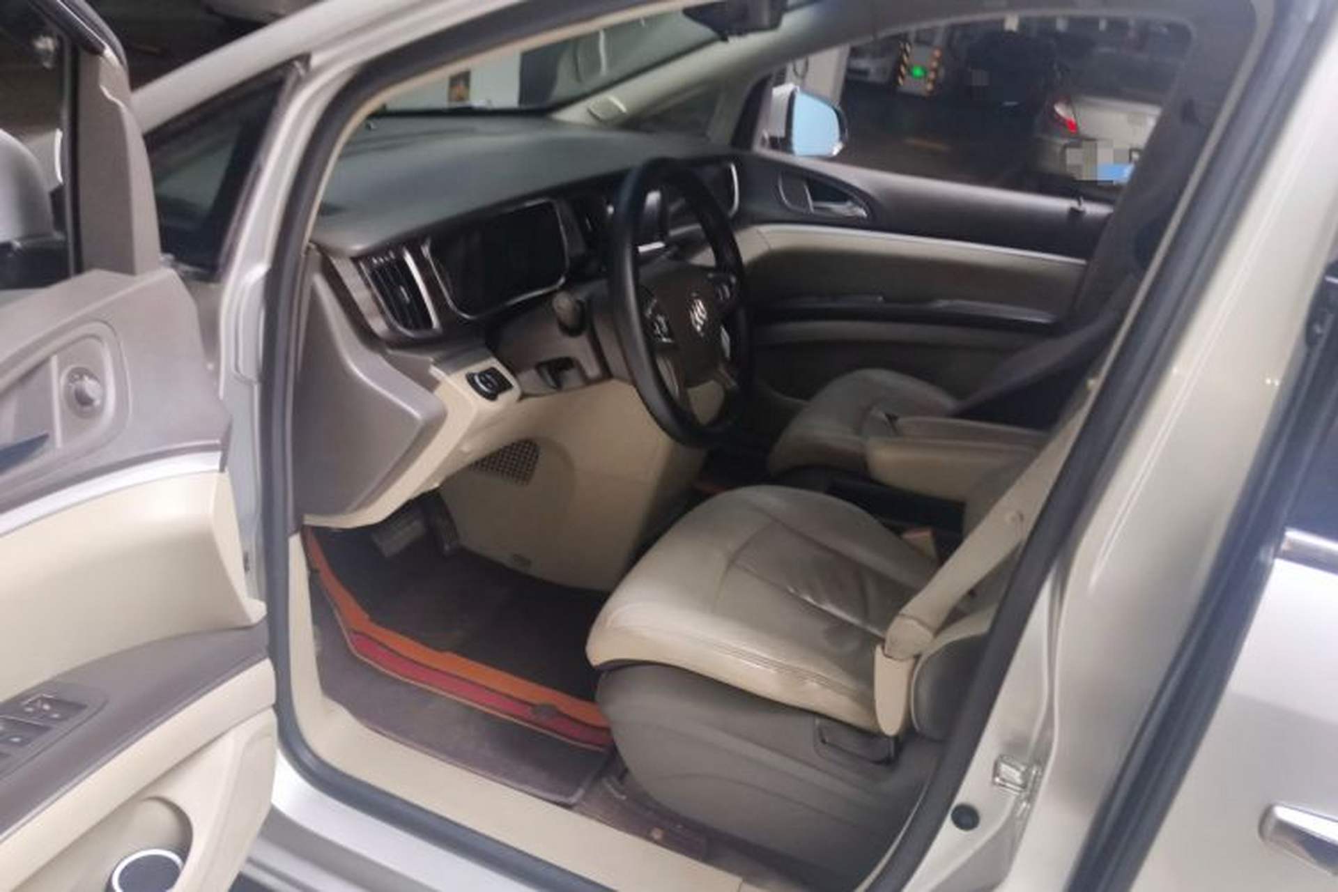 Used Buick GL8 2011 3.0L GT Luxury Business Haoya Edition Driver Seat