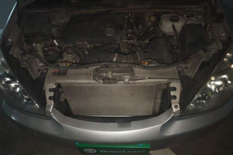 Used Buick GL8 2011 2.4L LT Executive Edition Engine Bay