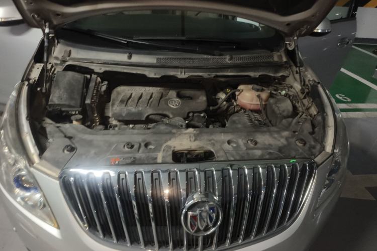 Used Buick GL8 2011 2.4L LT Luxury Business Executive Edition Engine Bay