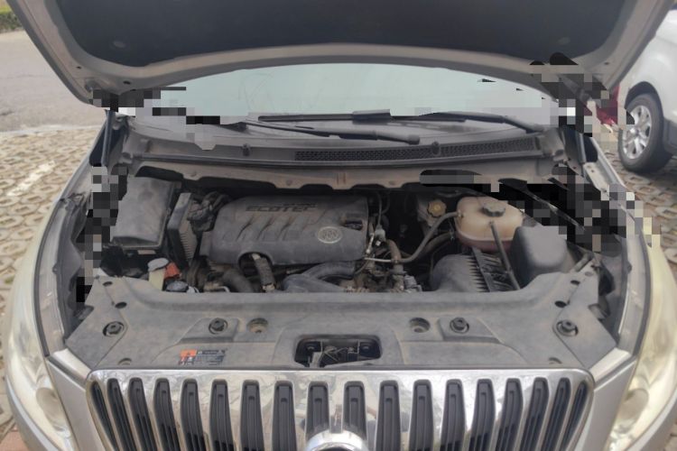 Used Buick GL8 2011 2.4L CT Luxury Business Comfort Edition Engine Bay