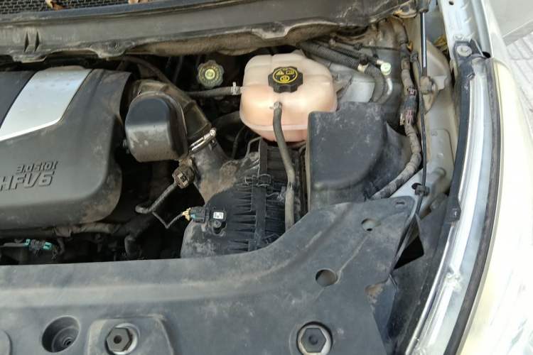 Used Buick GL8 2011 3.0L XT Luxury Business Flagship Edition Engine Bay Left