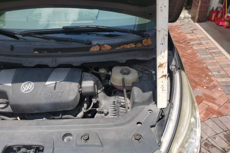 Used Buick GL8 2011 3.0L XT Luxury Business Flagship Edition Engine Bay Left