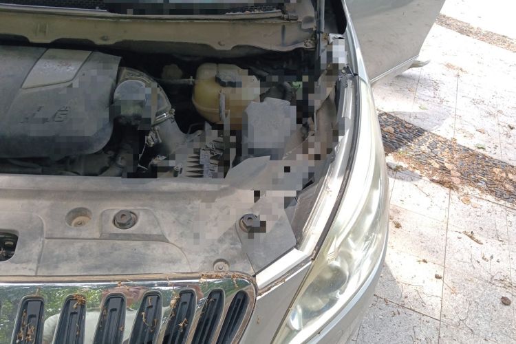 Used Buick GL8 2011 3.0L GT Luxury Business Haoya Edition Engine Bay Left