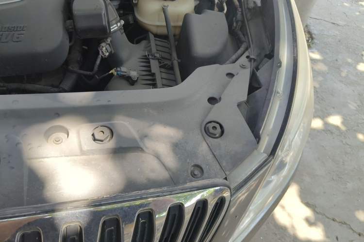 Used Buick GL8 2011 3.0L GT Luxury Business Haoya Edition Engine Bay Left