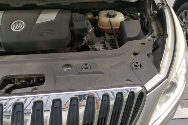 Used Buick GL8 2011 3.0L GT Luxury Business Haoya Edition Engine Bay Left