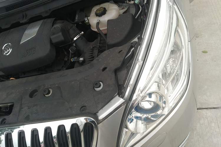 Used Buick GL8 2011 3.0L XT Luxury Business Flagship Edition Engine Bay Left