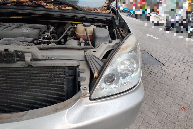 Used Buick GL8 2011 2.4L CT Comfort Edition Engine Bay Left