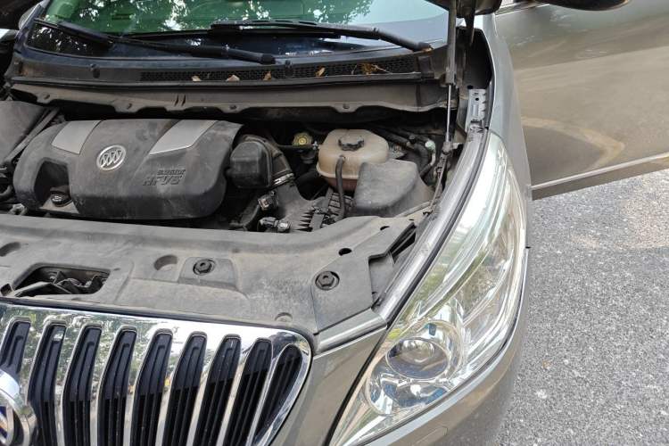 Used Buick GL8 2011 3.0L GT Luxury Business Haoya Edition Engine Bay Left