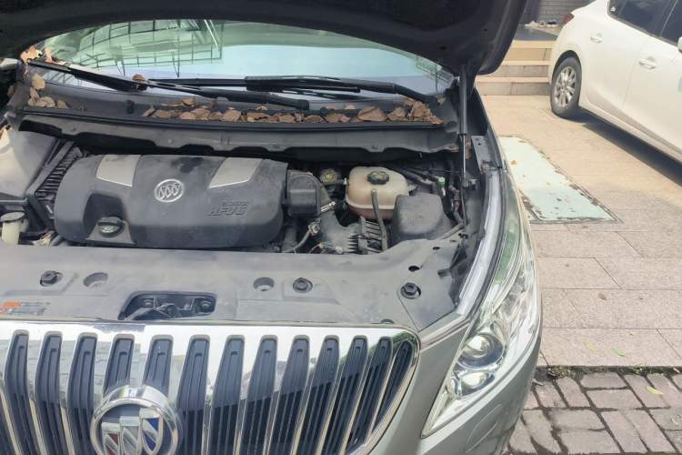 Used Buick GL8 2011 3.0L GT Luxury Business Haoya Edition Engine Bay Left
