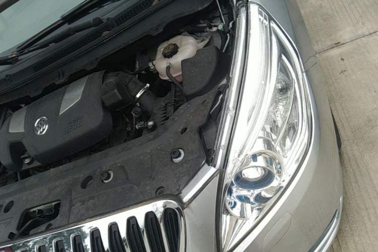 Used Buick GL8 2011 3.0L XT Luxury Business Flagship Edition Engine Bay Left