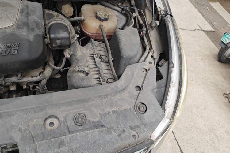 Used Buick GL8 2011 3.0L GT Luxury Business Haoya Edition Engine Bay Left