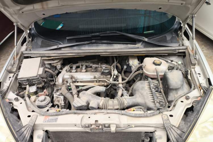 Used Buick GL8 2011 2.4L CT Comfort Edition Engine Bay