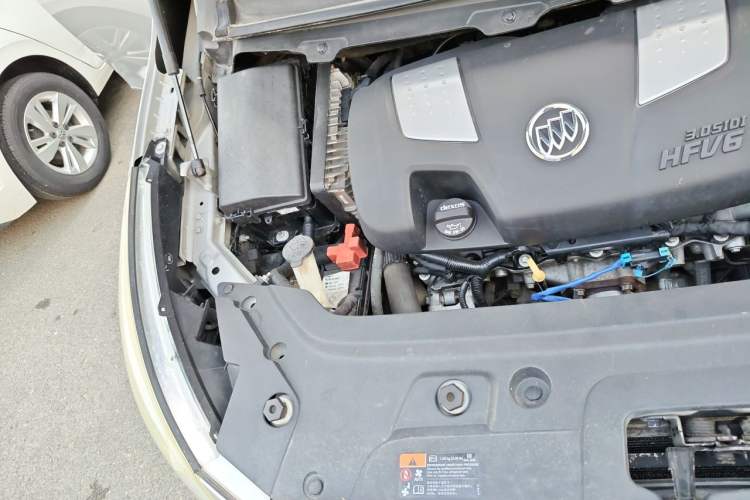 Used Buick GL8 2011 3.0L XT Luxury Business Flagship Edition Engine Bay Right
