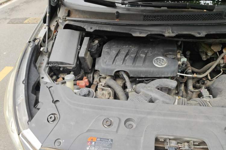 Used Buick GL8 2011 2.4L CT Luxury Business Comfort Edition Engine Bay Right