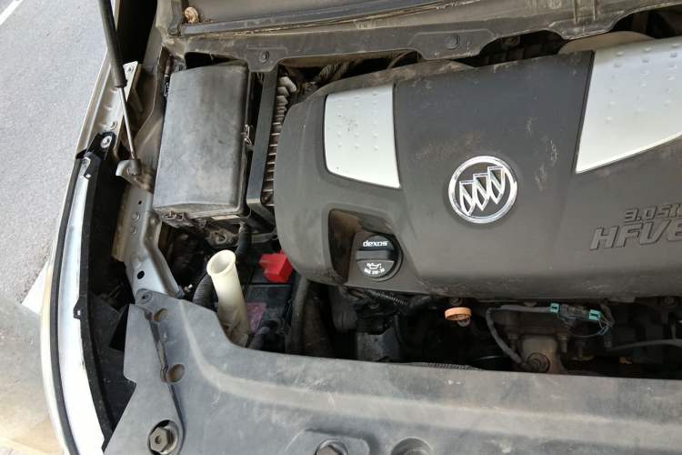 Used Buick GL8 2011 3.0L XT Luxury Business Flagship Edition Engine Bay Right
