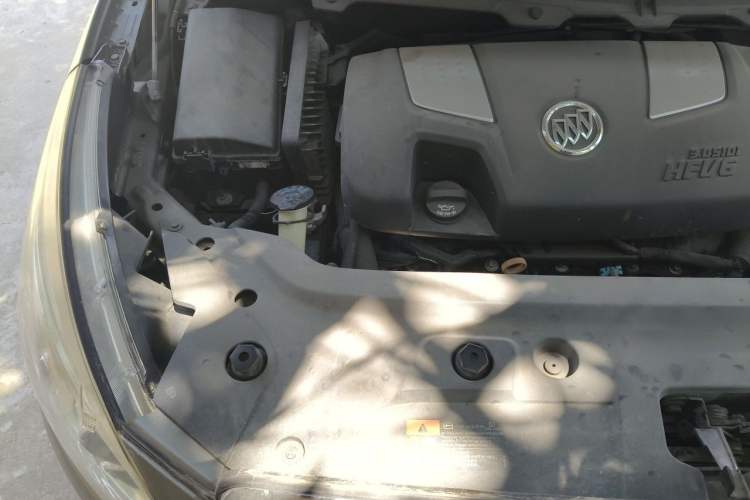 Used Buick GL8 2011 3.0L GT Luxury Business Haoya Edition Engine Bay Right
