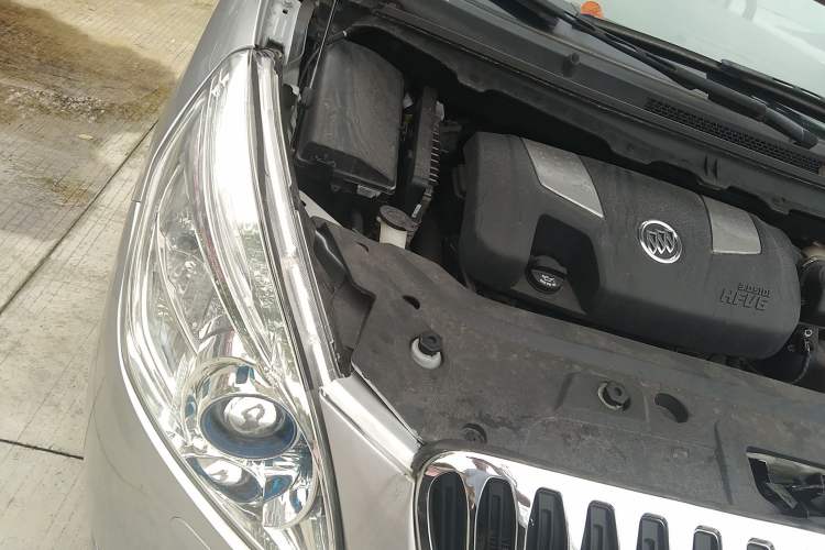 Used Buick GL8 2011 3.0L XT Luxury Business Flagship Edition Engine Bay Right